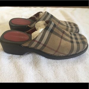 Burberry Clogs size 8, NWT